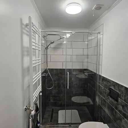 בית נופש M, 85 Meters To The With Large Garden *